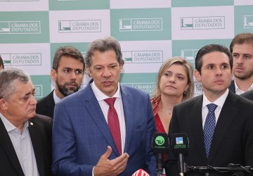 Hugo Motta diz que Haddad precisa de mais 'apoio interno do governo' e cobra responsabilidade fiscal