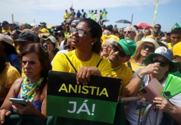 Com 18 mil pessoas no ápice, ato de Bolsonaro em Copacabana mostra que anistia não é pauta das ruas