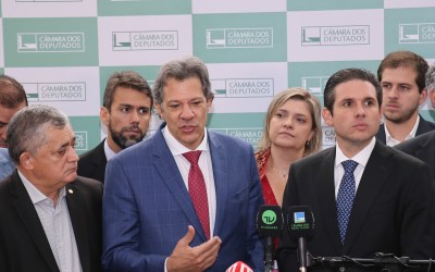 Hugo Motta diz que Haddad precisa de mais 'apoio interno do governo' e cobra responsabilidade fiscal