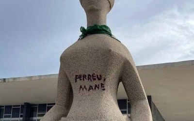 8 de janeiro: Primeira Turma do STF começa a julgar mulher acusada de pichar estátua da Corte