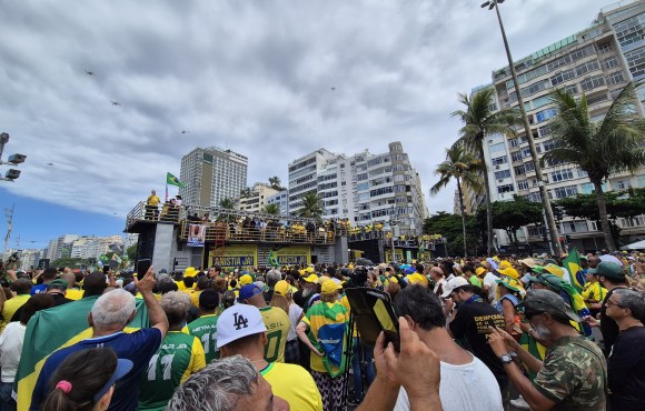 Ordem para divulgar estimativa de 400 mil no ato de Bolsonaro em Copacabana partiu do Palácio do Guanabara; governador nega