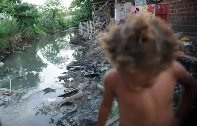Pobreza e extrema pobreza atingem menores patamares no Brasil desde 2012, diz estudo